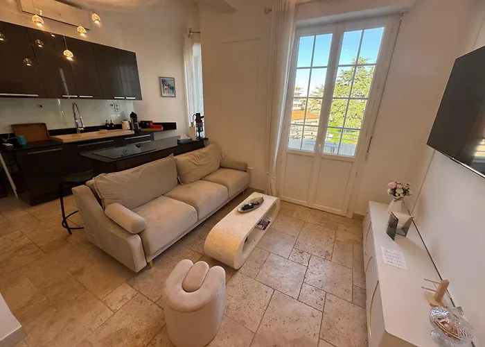 T3 Grand Standing A Juan Les Pins *